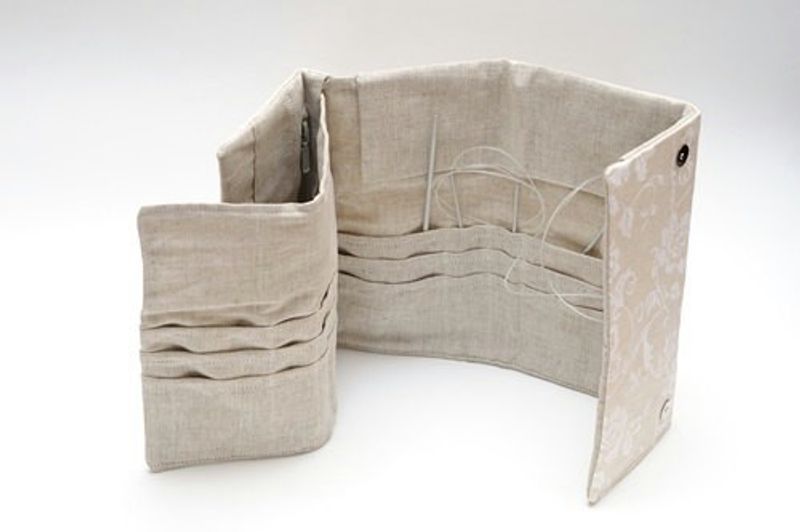 Stort pinneetui med fugler